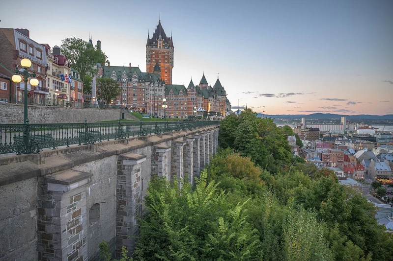 Château Frontenac et remparts de Québec